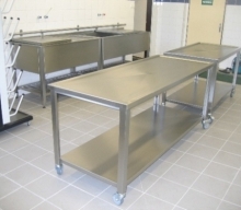 Mobilní pracovní stoly