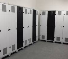 Skrine na lyže a snowboardy