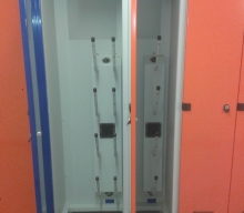 Skrine na lyže a snowboardy