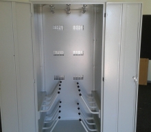 Sušiaca skriňa na odevy a obuv vo vnútri skrine