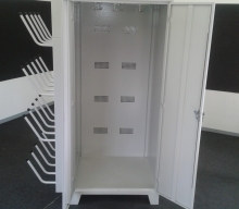 Sušiaca skriňa na odevy a obuv